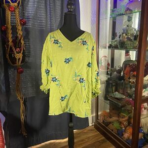 Kindred Blouse Size 2X Green Floral Embroidered Bohemian 3/4 Sleeve V-Neck